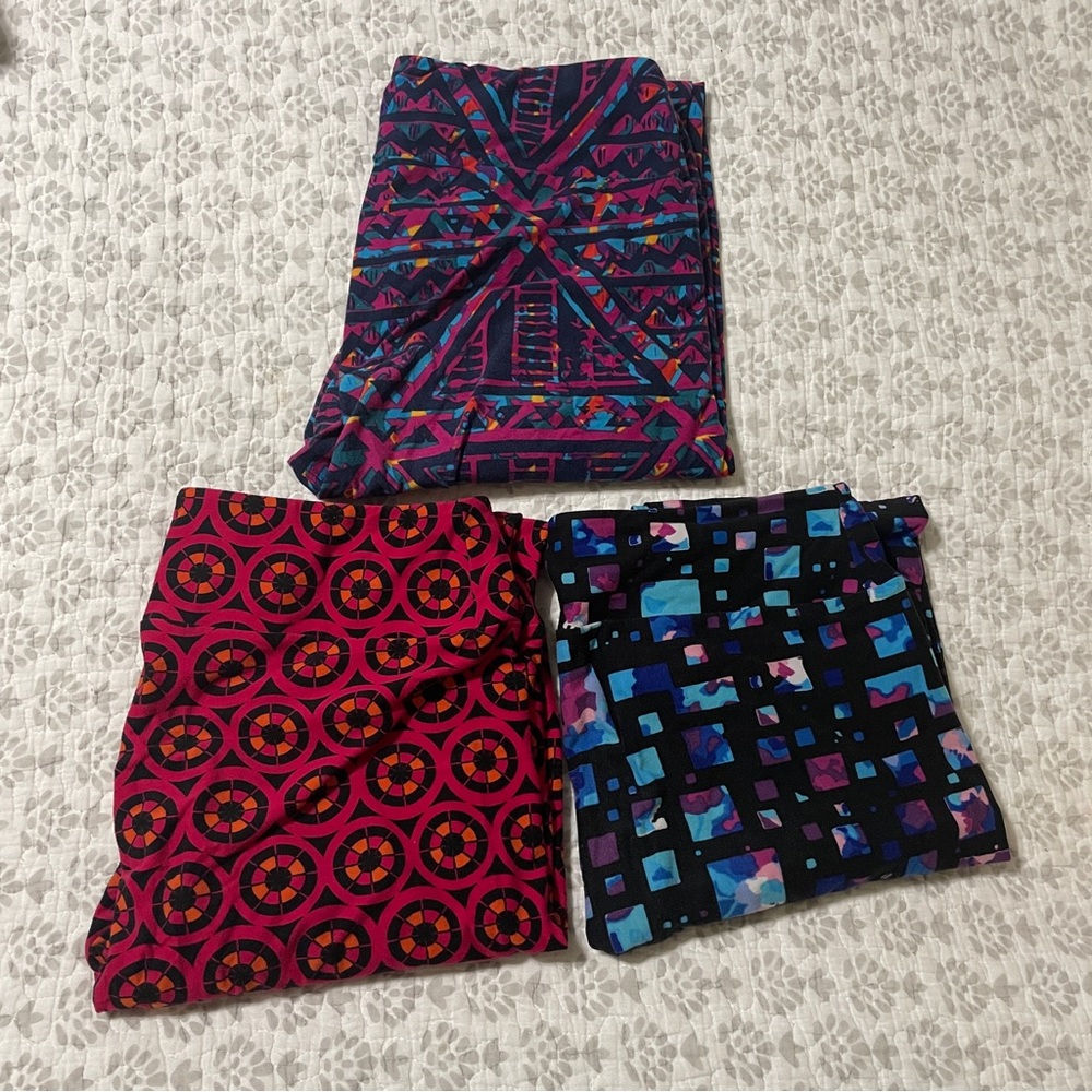 Bundle of 3 Lularoe leggings - Tall & Curvy